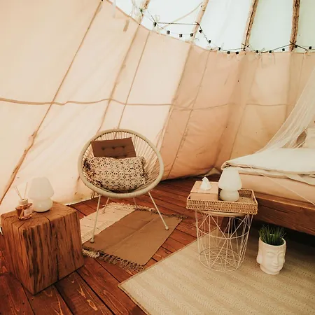 Lüks kamp alanı Teepee Svistici Sip *