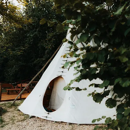 Teepee Svistici Sip Lüks kamp alanı Karlov (Bruntal)