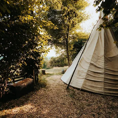 Teepee Svistici Sip Lüks kamp alanı *