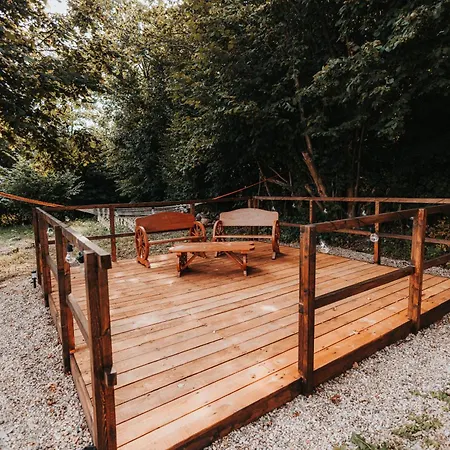 Teepee Svistici Sip * Karlov (Bruntal)